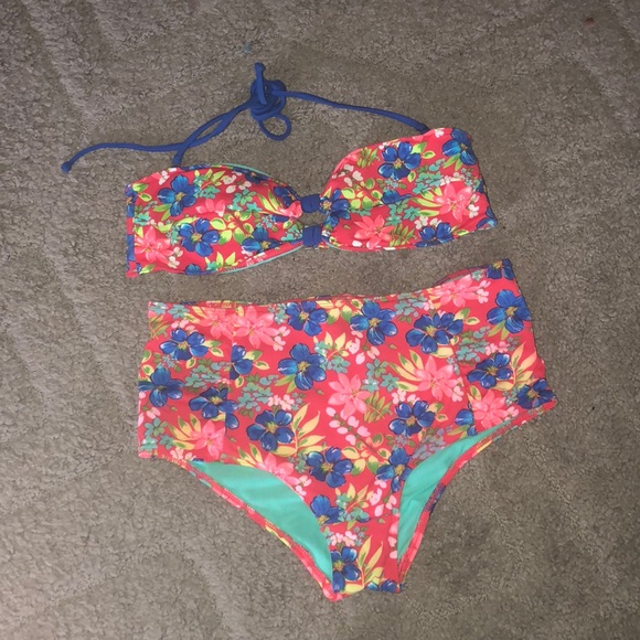 Hollister Other - Hollister high waisted 2 pc size m